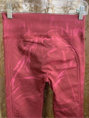 Lululemon pink leggings size 6